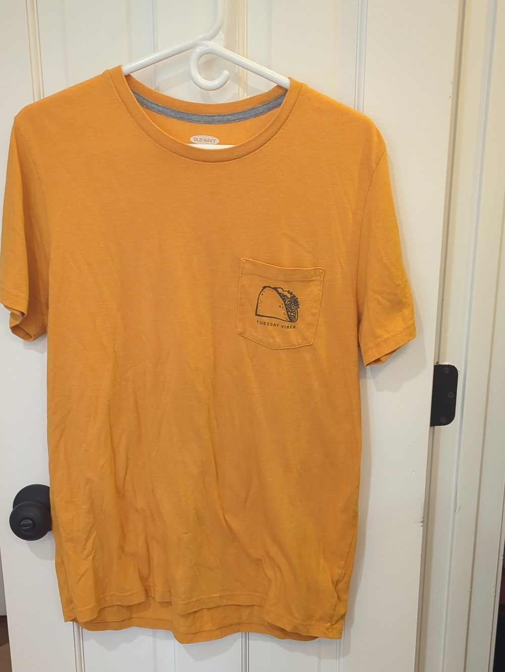 Old Navy Soft Washed Taco Tuesday Vibes Front Pocket T Shirt Large